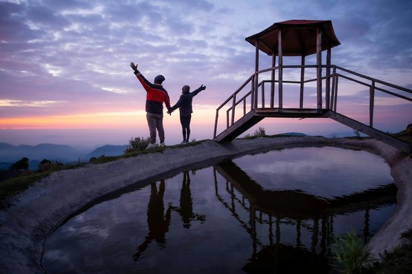 How are UK hospitality businesses adapting to changing tourist demands?